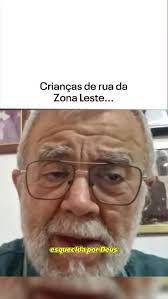 ccdhtjrondonia #escultura #ceramica #portovelho #rondonia #arte Duas obras  que estão pertinho uma da outra, a escultura do padre Antônio Vieira e o  painel da travessa do Rio Madeira, na praça das caixas