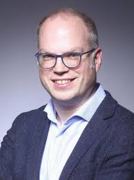 Autorinnen und Autoren