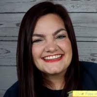 Kelly Reiber's Instagram, Twitter & Facebook