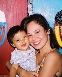 Dinah Simpson's Instagram, Twitter & Facebook