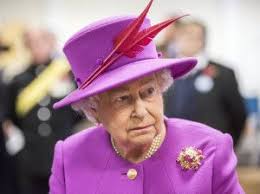 La reine du royaume uni, élisabeth ii, a été signalée à la police pour n'avoir pas porté de ceinture de sécurité en conduisant. En Images Les Plus Belles Broches D Elisabeth Ii En 2020 Reine Elizabeth Elizabeth Ii Elisabeth Ii