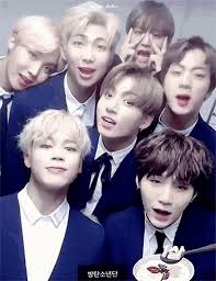 Was dir helfen könnte wäre zb dass jimin (links) sehr volle lippen . Jimin Suga Gif Jimin Suga Jungkook Discover Share Gifs