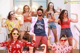 It has a fine star cast and novel premise and is sure to keep you engaged for most part of its runtime. Kanulu Kanulanu Dochayante Movie Gallery