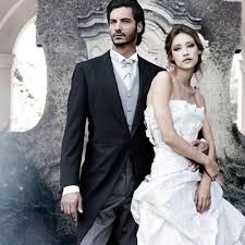 Gli abiti da uomo firmati boggi milano sono pensati appositamente per businessman e professionisti che indossano capi affidabili e di classe. Roma Sposa 2012 All Eur L Idea Che Cercavate Arriva A Fine Settembre Negozi Di Roma