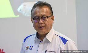 Najib loses cool, shouts at police. Malaysiakini