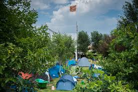 Situată în vama veche, la 300 de metri de plaja vama veche, white vama veche oferă cazare cu o terasă, bar, grădină și parcare privată gratuită. ConcurenÅ£ii Franjuri Experimental Sandala Vama Veche Juanpablolibrera Com