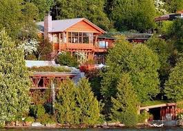 Pacific shelter is the main concept of the residence. Interesting Buildings Bill Gates House Bill Gates S House Expensive Houses Houses In America