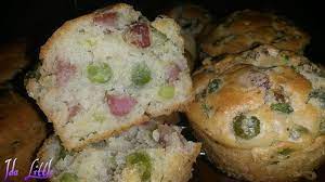 Si possono preparare dei muffin salati anche senza lievito, ma si deve aver cura d'incorporare quanta più aria possibile all'impasto per renderlo poi morbido in fase di cottura in forno.per questo vanno montate le uova molto bene. Muffin Salati Ricetta Base Senza Uova A Tavola Con Lia