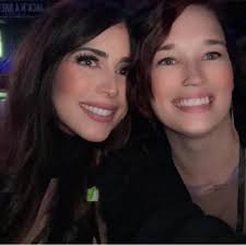 Julie Canoy's Instagram, Twitter & Facebook