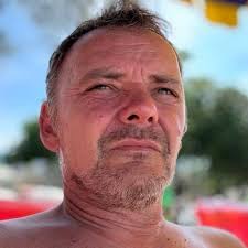 Hazel Williamson (@IBeliveUDwayne)