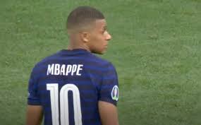 Thuram sur la feuille de match, pas koundé ni digne. D6iuzjl5r Puvm