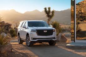 The 2021 cadillac escalade looks bold, drives well, and is extremely comfortable over the cadillac escalade stands at 76.7 inches (6.4 feet) tall from tire to roof. Vorstellung 2021 Cadillac Escalade Autoscout24