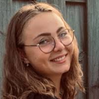 Kelly Reiber's Instagram, Twitter & Facebook