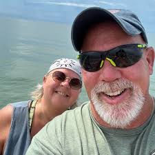 How to clear up cloudy pool water?