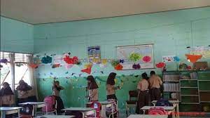 Anda bisa berjalan kaki, naik sepeda atau naik kendaraan umum dibandingkan dengan menggunakan mobil untuk pergi ke toko atau bekerja. Tips Mendekorasi Ruang Kelas Agar Lebih Menarik