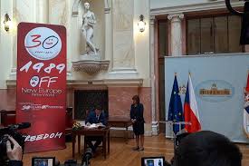 Poslancem se stal po volbách v roce 2013. Predseda Poslanecke Snemovny Parlamentu Cr Radek Vondracek Navstivil Srbsko Velvyslanectvi Ceske Republiky V Belehrade
