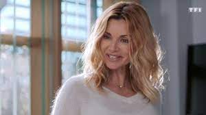 Cela a des conséquences sur les apparitions de chloé. The Sweater V Neck Chloe Ingrid Chauvin In Tomorrow Belongs To Us 10 02 2020 Spotern