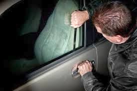 Cara buka pintu bila terkunci dari dalam tapi handle tidak rusak. Cara Buka Pintu Mobil Yang Terkunci Dari Dalam Carmudi Indonesia
