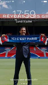 Fond clair, branches de sapin et couleurs toutes douces, aucun doute, le fond d'écran de décembre est arrivé ! O Xrhsths Paris Saint Germain Sto Twitter Un Nouveau Fond D Ecran Pour Feter Cette Arrivee Oneofus