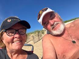 I'm an RN and have 25 years of hospice experience and can consult and  advise or just bring comfort. I can also assist someone who is trying to  navigate the health care