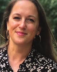 Sandy Mach's Instagram, Twitter & Facebook