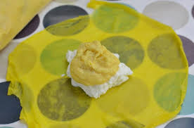 Secara ringkasnya, durian crepe dihasilkan dari satu lapisan kulit yang nipis dimana di dalamnya terdapat krim segar yang tidak muak dan berintikan isi durian segar. Ini Cara Betul Dapatkan Kulit Durian Crepe Yang Nipis Gebu Bak Bantal Mingguan Wanita