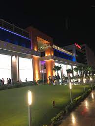 Tunisia mall est le plus grand centre commercial en tunisie et un des plus grands centres commerciaux d'afrique, il a ouvert ses portes le vendredi 11 décembre 2015. File Tunisia Mall Jpg Wikipedia