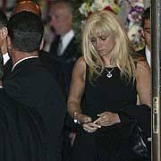 Funeral John Victoria Gotti Ap John Gotti S Daughter Victoria Gotti Exits The Papavero Funeral Carlo Gambino Crime Family Funeral