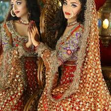 Kashees Mehndi Design Bridal Wear And Pakistani Makeup Tutorials In 2020 Pakistani Bridal Makeup Pakistani Makeup Indian Bridal Makeup