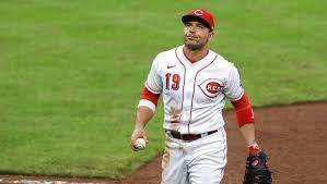 The veteran first baseman homered again on thursday against the cubs. Reds Joey Votto Playing With Louisville Bats While Recovering From Injury