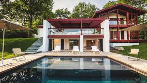 La Villa D Euskara Maison Avec Piscine Adaptee A Votre Famille Equipements Et Services Maison Pays Basque Maison Basque Maison Biarritz