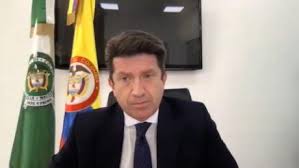 Bogotá, 25 may (prensa latina) el ministro de defensa de colombia, diego molano, estará hoy en el colimador de los representantes a la cámara del congreso, horas después de que los senadores de oposición lo responsabilizaran de la violencia policial. Ministro De Defensa De Colombia Vincula Vandalismo En Las Protestas Con Las Farc Y El Eln Cnn Video