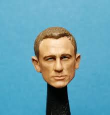 036 DANIEL CRAIG
