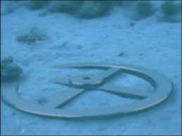 Dù bạn có tin hay không, bánh xe ngựa và xương cốt đã được tìm thấy dưới Biển Đỏ. Thêm một bằng chứng nữa cho thấy Kinh Thánh là sự thật. Hãy xem "Các mô hình bằng chứng" để biết thêm bằng chứng tuyệt vời về điều này.