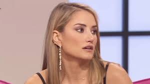 Alba Carrillo da un golpe en la mesa por su problema de salud: “Deberían de  darnos más…”