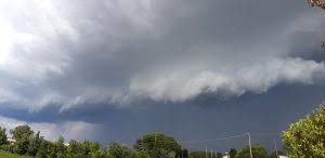 In pochi minuti un nubifragio ha sradico alberi, scoperchiato edifici e fatto numerosi danni. Maltempo Veneto Ultime Notizie E Allerta Meteo Meteoweb