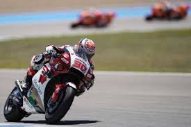 On his motogp debut with the repsol honda team in 2006, he showed signs of being a rider who would undoubtedly become a legend, with a podium finish in his first race and winning soon after. Motogp Honda Racing