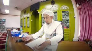 Muhammad haziq azhar 18.468 views3 year ago. Ustaz Johari Mohd Som Allah Duduk Di Atas Atau Menguasai Arasy Muzakarah Zohor By Unknown Production
