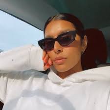 Anissa Thomas (@AnissaDeena)