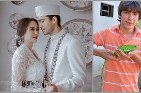 Kumpulan berita eryck amaral terbaru hari ini. Berubah Drastis Begini Transformasi Eryck Amaral Suami Aura Kasih Dari Remaja Hingga Jadi Suami Hot Semua Halaman Nakita