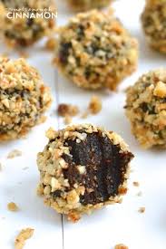 Ferrero Rocher Copycat Healthy Energy Balls Chocolate Hazelnut Recipe Snacks Healthy Chocolate Cinnamon Recipes