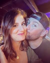 Lea Graham and Troy Moore's Wedding Website