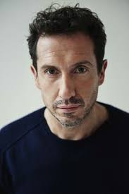 Reparto de A Most Annoying Island (película 2019). Dirigida por Albert Jan  van Rees