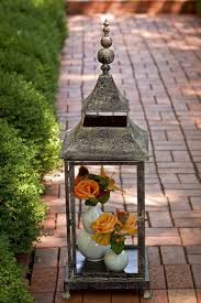 Herbst Deko Mit Laternen Windlichtern 35 Hubsche Ideen Laterne Gross Herbst Dekoration Dekorative Laternen