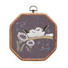 Chicchi 刺繍キット 12月 冬の森で寄り添うシマエナガさん | デアゴスティーニ公式