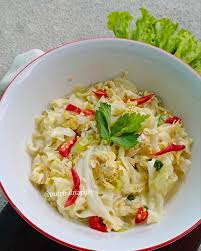 Justru berisi banyak isian yang nikmat seperti kecambah, kubis, daun bawang, dan juga topping nikmat berupa ayam goreng suwir, jeroan, dan juga telur yang digoreng. Olahan Suwir Ayam Dan Kubis Resep Ayam Kukus Suwir Cabe Ijo Lezat Rebus Ayam Bersama Daun Salam Dan Sebatang Serai Sampai Matang Game Previewssys