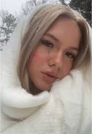 How Old Is Lucie Noelle