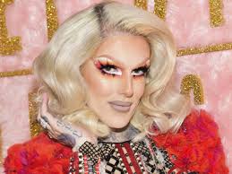 Youtuber jeffree star is in stable condition after a severe rollover car accident in his home state of wyoming. Woman Says Her Lipstick Stayed On During Alleged Car Crash
