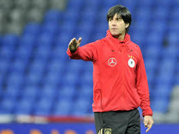 As joachim low approaches his 150th match and 100th win since taking charge of germany, we look back at his tenure so far. Einigung Mit Dfb Bundestrainer Joachim Low Verlangert Bis Zur Wm 2014 Haz Hannoversche Allgemeine