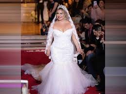 Sin embargo, los televidentes lo criticaron y lo tacharon de machista. Chiquis Rivera Se Casa Este Sabado Con Lorenzo Mendez Turquesa News